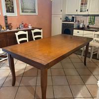 Tavolo in legno allungabile