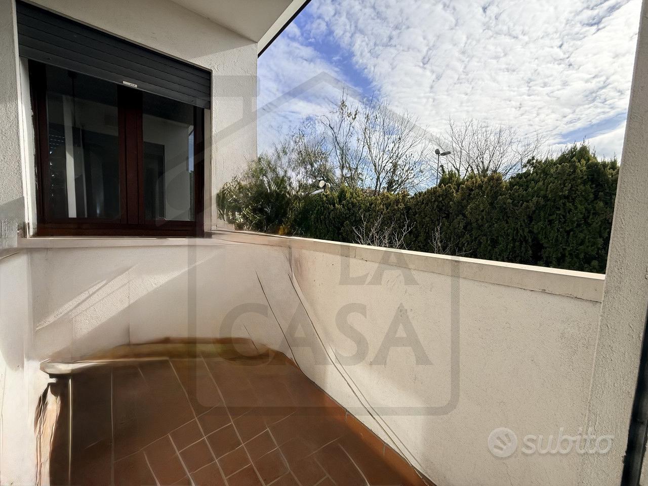 DUPLEX IN QUARTIERE PESCARINI - Vista 4