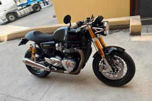 Triumph thruxton