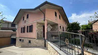 PORZIONE DI BIFAMILIARE A CAMBIAGO