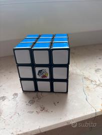 Cubo di rubik - risolto e nuovo
