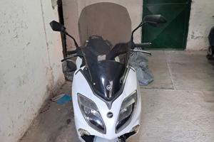 Motorino siti blade colore bianco