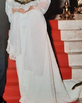 abito da sposa in pizzo francese con stola