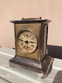 Orologio da tavolo con sveglia