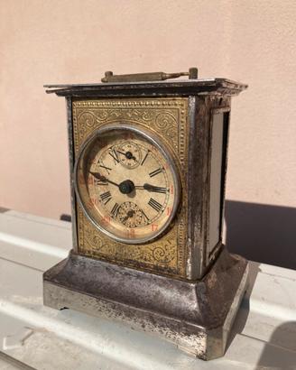 Orologio da tavolo con sveglia