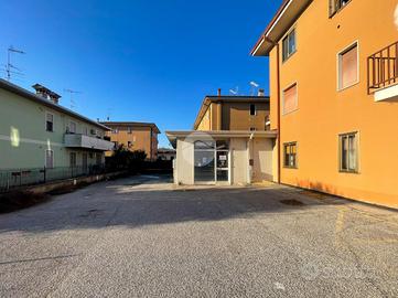 NEGOZIO A CASTIGLIONE DELLE STIVIERE