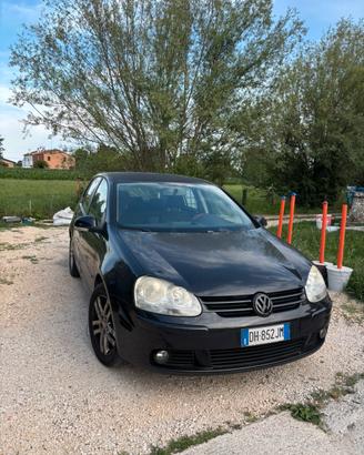 Volkswagen Golf 5 1.6 Benzina