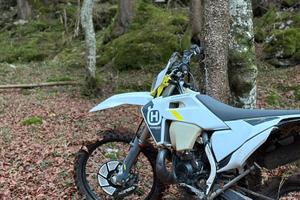 Husqvarna TE 300 i 20h tot.