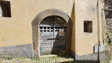 Box / Garage di 70 m² a Cave