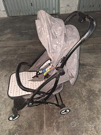 Passeggino richiudibile ultra leggero 