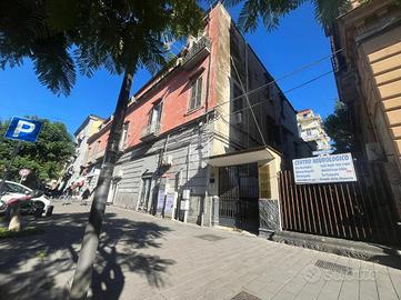 MULTILOCALE A NAPOLI