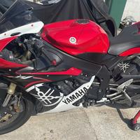 Yamaha r1