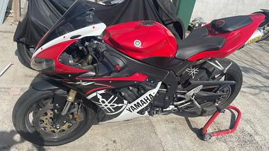 Yamaha r1
