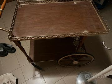 Mobiletto bar portavivande