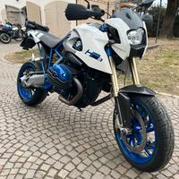 MegaMoto BMW HP2