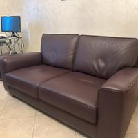 Divano poltroncine  pari al nuovo in Vera Pelle