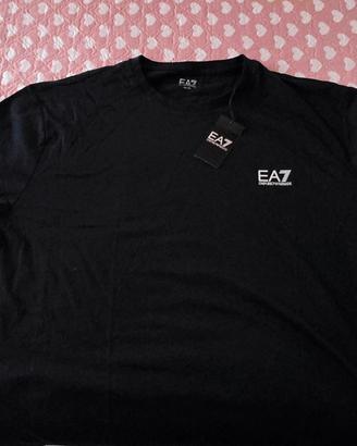 T shirt emporio armani nuova con etichetta