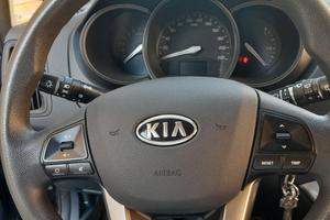 Kia Rio 1,4 Benzina  klima 6 marce