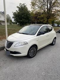 Lancia Ypsilon Benzina/GPL • 2012 •69 CV