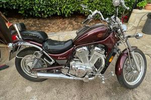 Suzuki Intruder 750