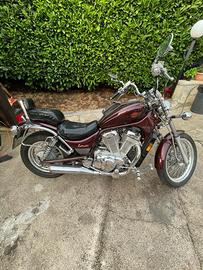 Suzuki Intruder 750