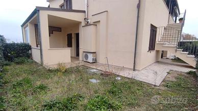 PORTO RECANATI, Appartamento con giardino