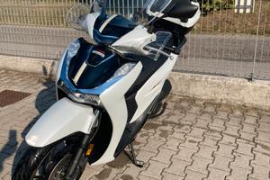 Honda SH125 del 06/2022 con 14000 kg tagliandato