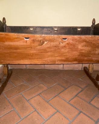 Antica culla in legno massello, originale d’epoca