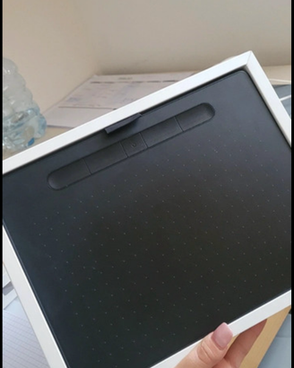 Tavoletta grafica Wacom Intuos con penna
