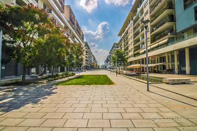 Negozio a Milano Via Bruno Cassinari 3 locali