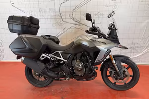 Suzuki V Strom 800SE Suzuki V-Strom 800SE - Y...