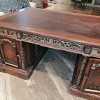 Scrivania Resolute desk