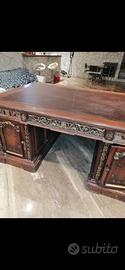 Scrivania Resolute desk