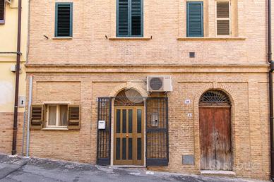 2 LOCALI A VASTO