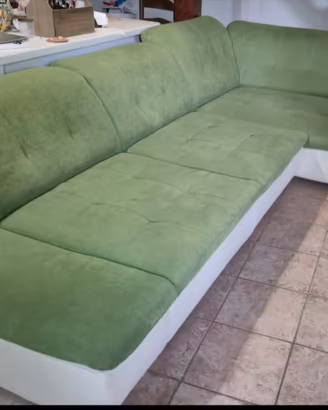 Divano verde brillante