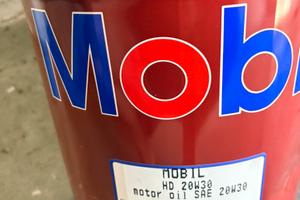 2 Fusti olio motore Mobil HD20W30  SAE 18kg