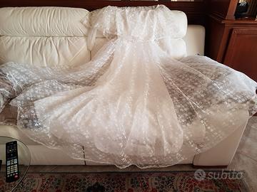 Abito da sposa compreso cappellino e sottogon