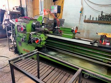 Tornio -fresa-pressa e attrezzature