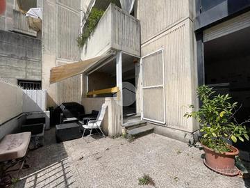 4 LOCALI A GENOVA