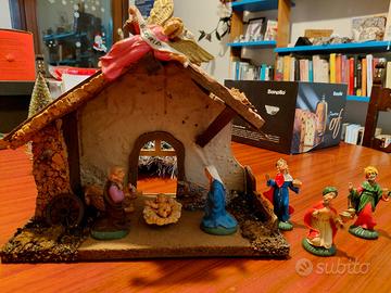 capanna e statuine presepe