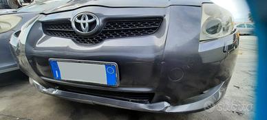 TOYOTA AURIS 2007 - PARAURTI ANTERIORE