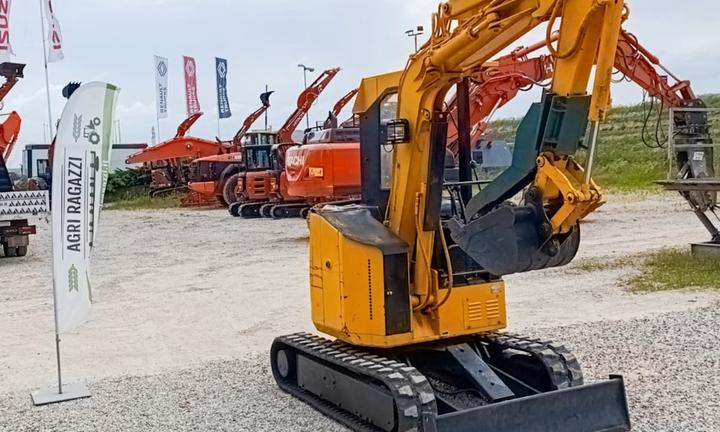 ESCAVATORE - YANMAR B 2 X - DA 22 Q.