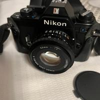 Macchina fotografica Nikon EM