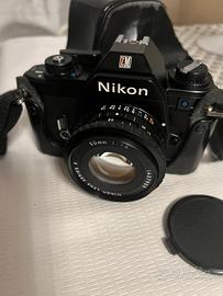 Macchina fotografica Nikon EM