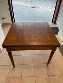 Tavolo quadrato allungabile