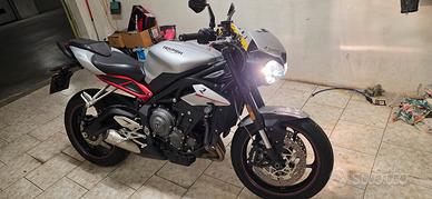 Triumph street triple 765 R