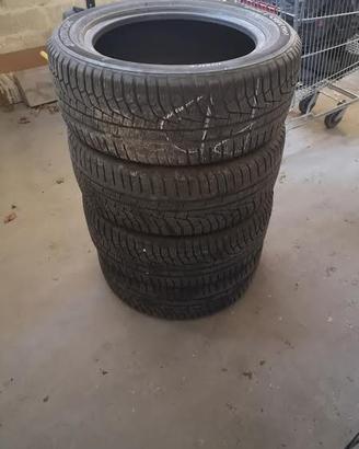 Quattro gomme termiche  Hankook 205/55R16