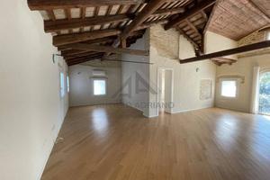 Appartamento di 160 m² con 3 locali a Asolo