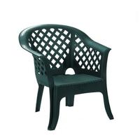 Set da esterno: panchina, due poltrone e tavolino.