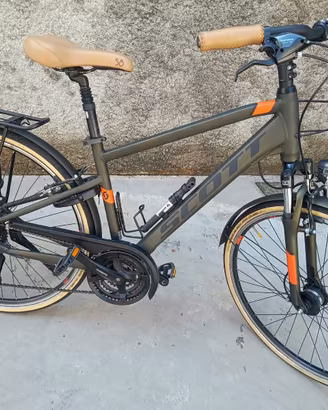 BICI DA 28  TREKKING MARCA SCOTT ( NUOVA )